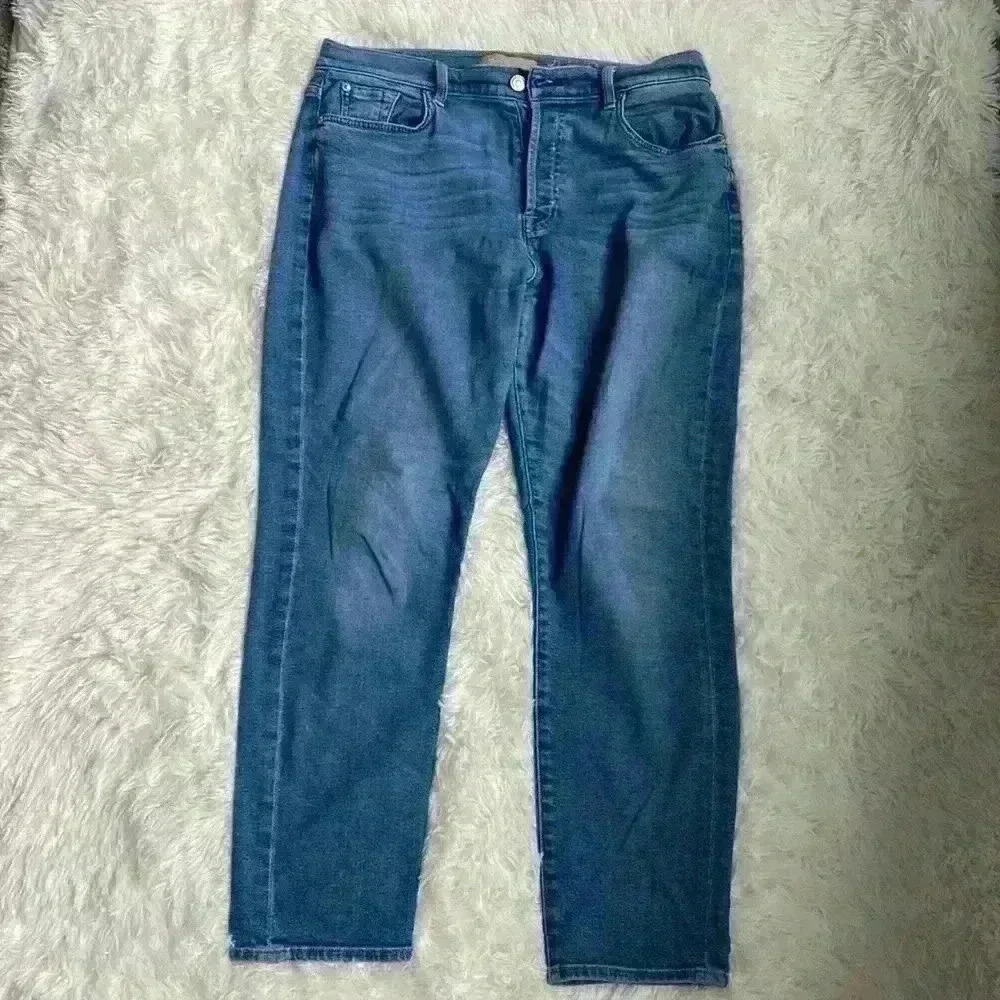 7 for all mankind Lux vintage light wash Josefina.  Size 32.